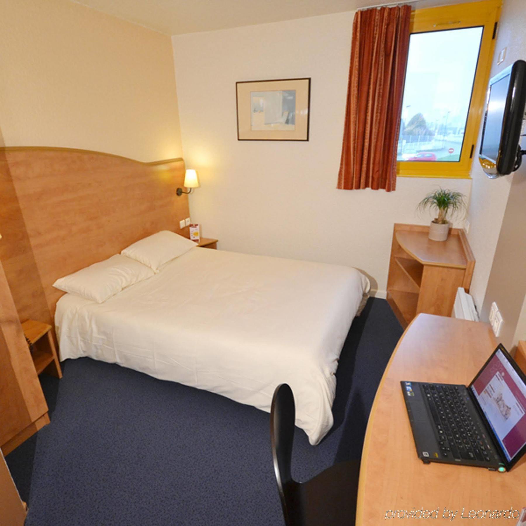 Brit Hotel Caen Herouville Exterior photo