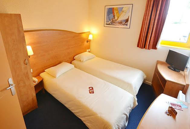 Brit Hotel Caen Herouville Exterior photo